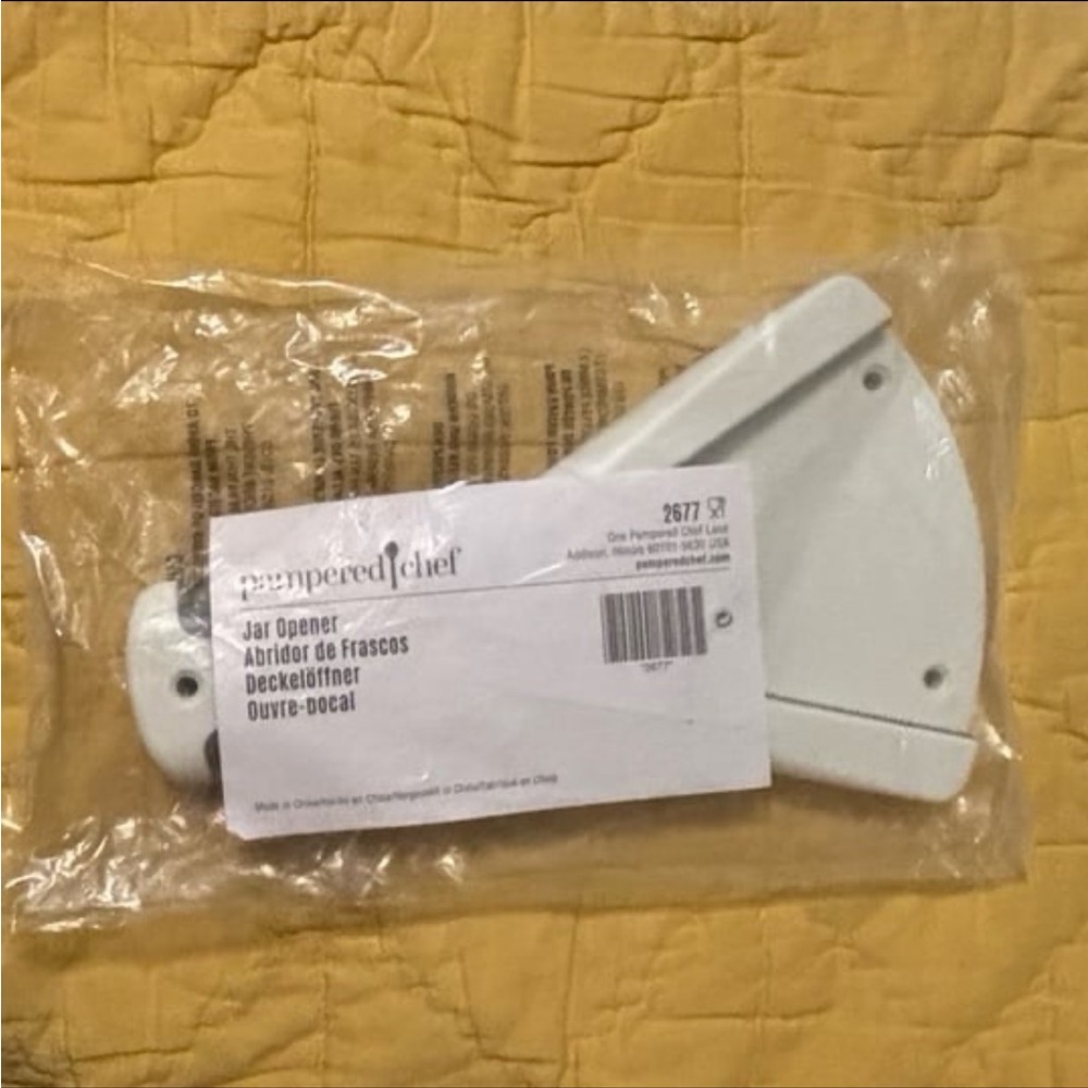 Pampered Chef White Jar Opener